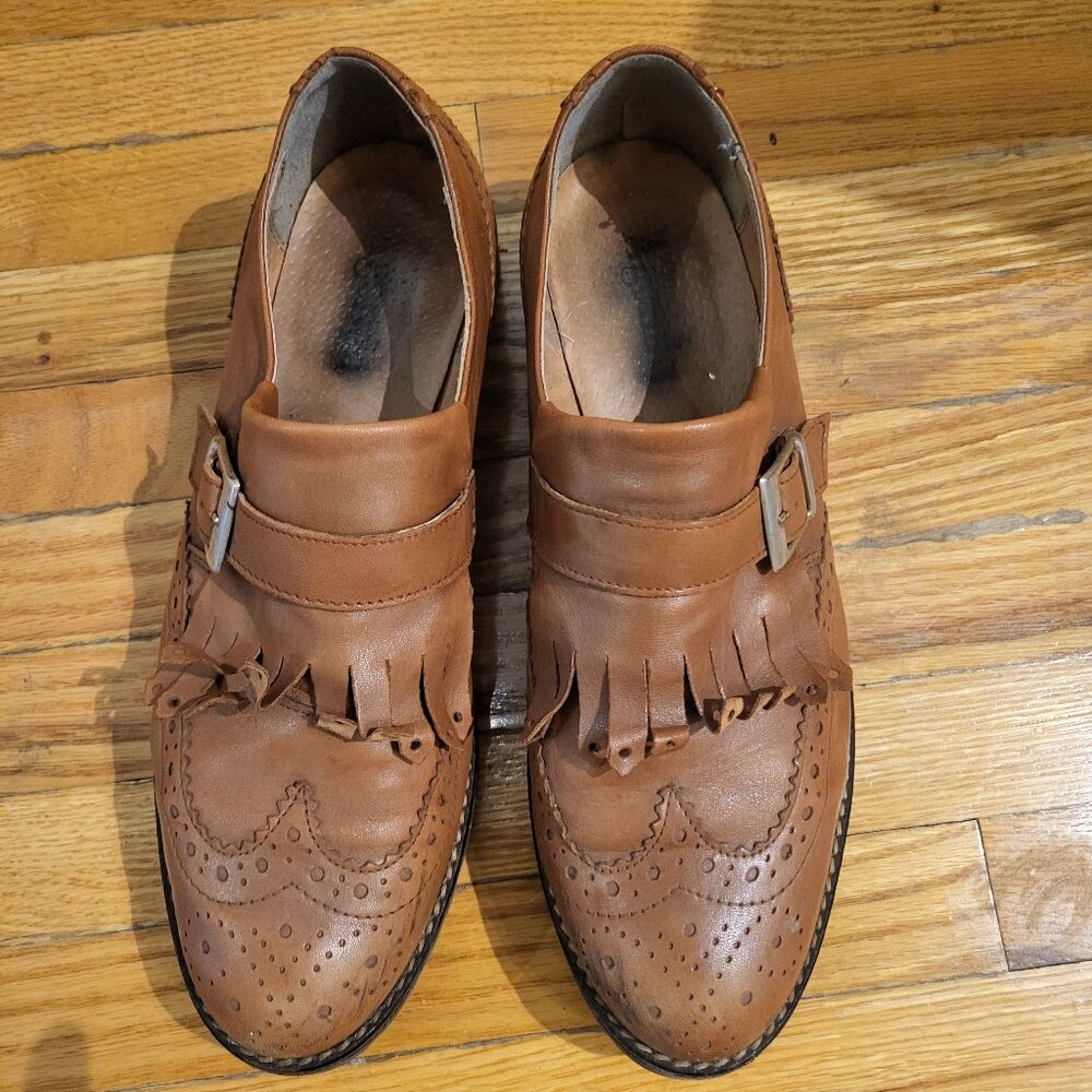 Fringe tanned shoes with buckle size 40 from Agenda brand